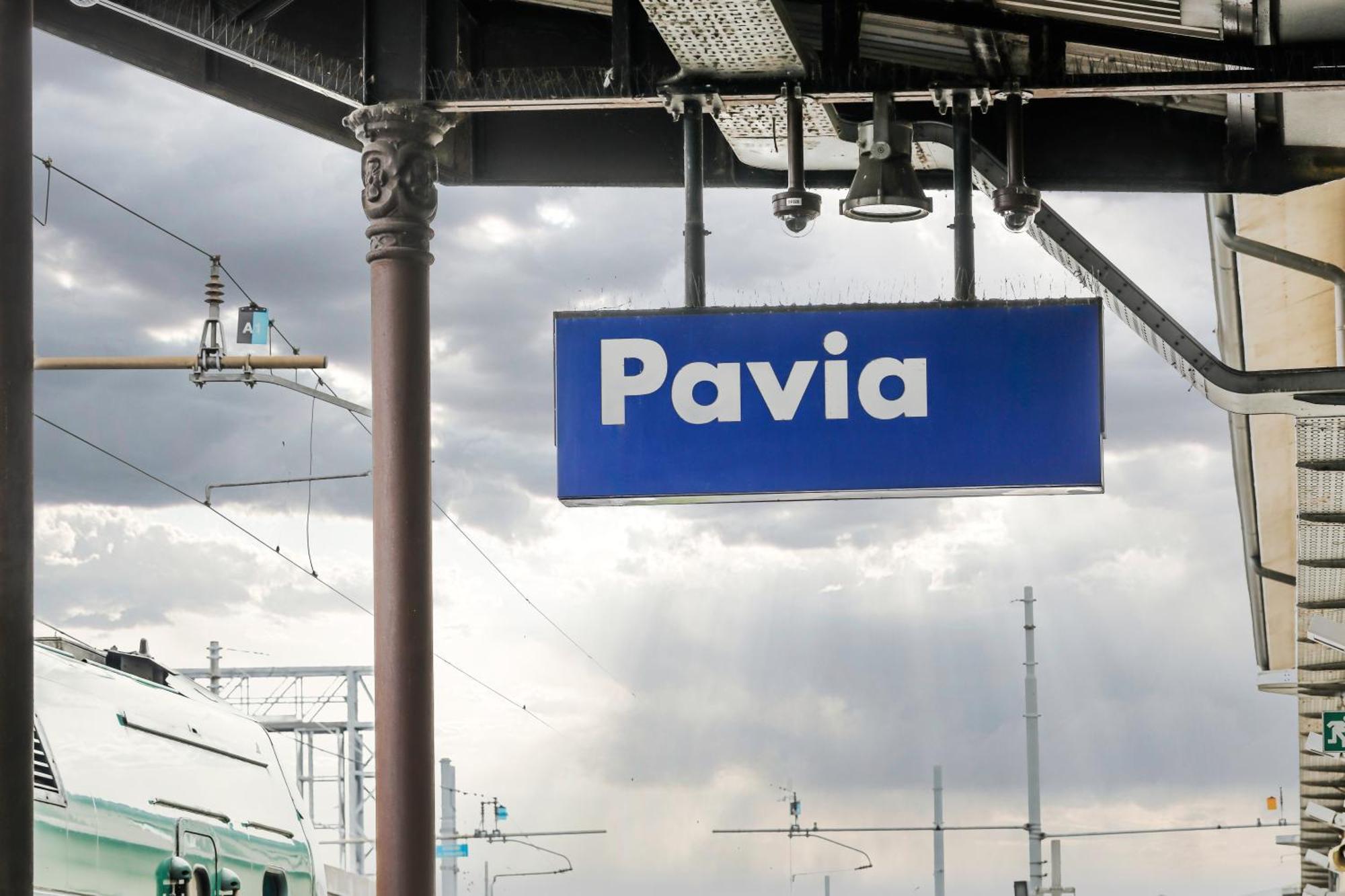 Angolo Alla Stazione - Bilocale Ristrutturato Zona Stazione E Ospedali パヴィーア エクステリア 写真